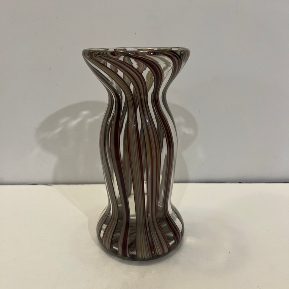 Murano style glass swirl vase 7”